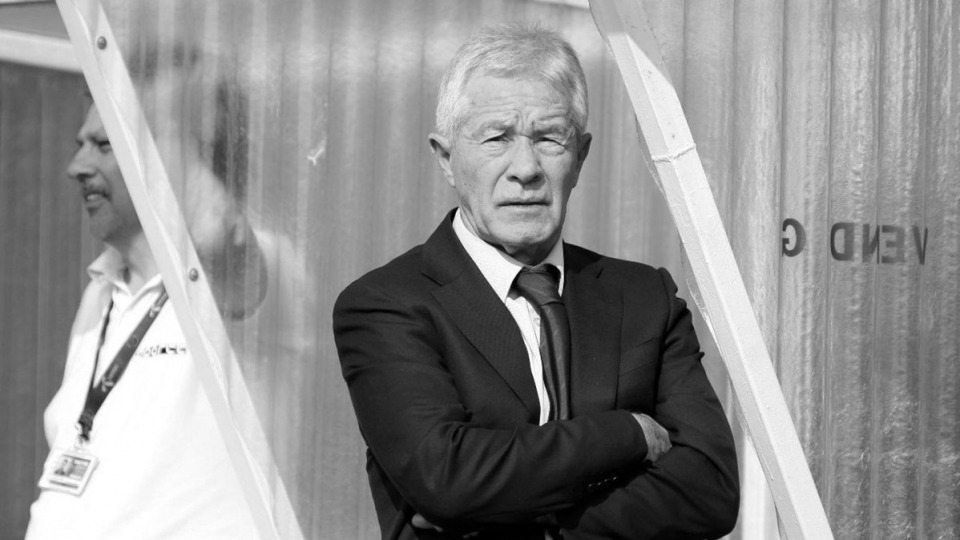 A Magyar Labdarúgó Szövetség a hétvégi NB III. és a Területi Felnőtt korosztályú nagypályás labdarúgó bajnoki forduló mérkőzésein dr. Mezey György emlékére gyászszünet megtartását rendelte el.